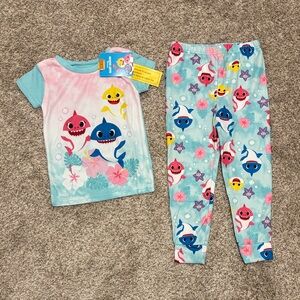 Pinkfong / Nickelodeon Kids Baby Shark Pajamas Set 4T